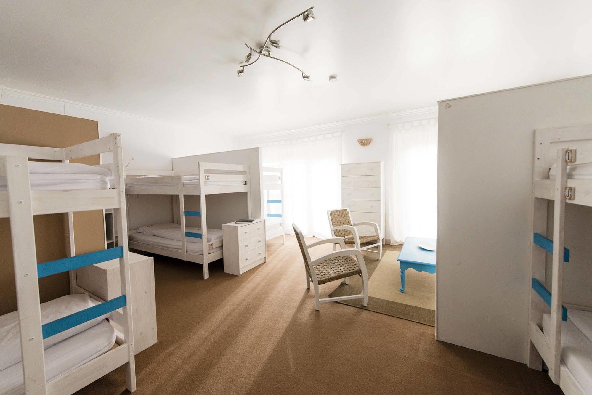 Laneez Ericeira Surf House Hostel Ngoại thất bức ảnh