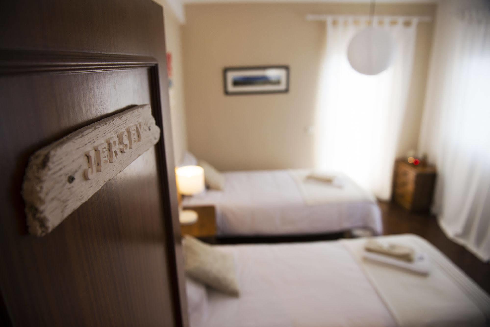 Laneez Ericeira Surf House Hostel Ngoại thất bức ảnh
